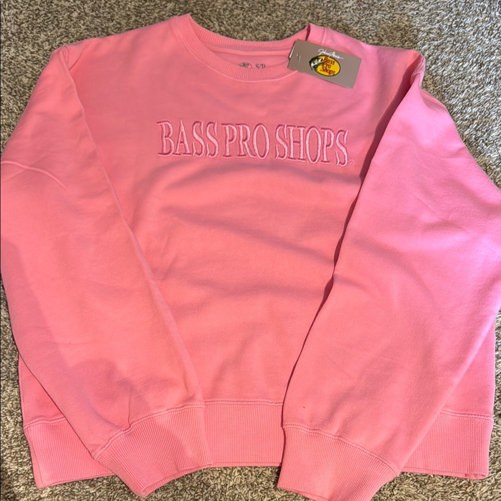 Bass Pro Shops crew neck